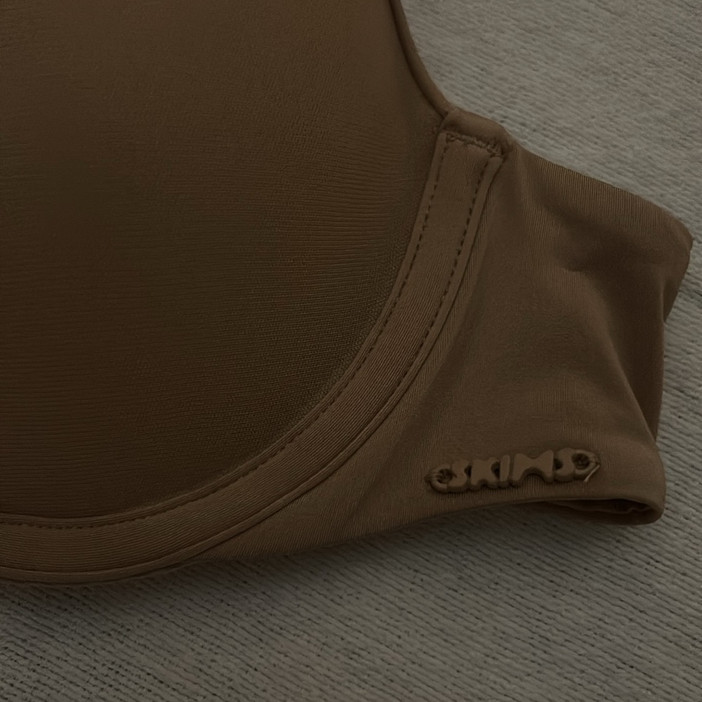 SKIMS weightless demi bra - Picture 6 of 7